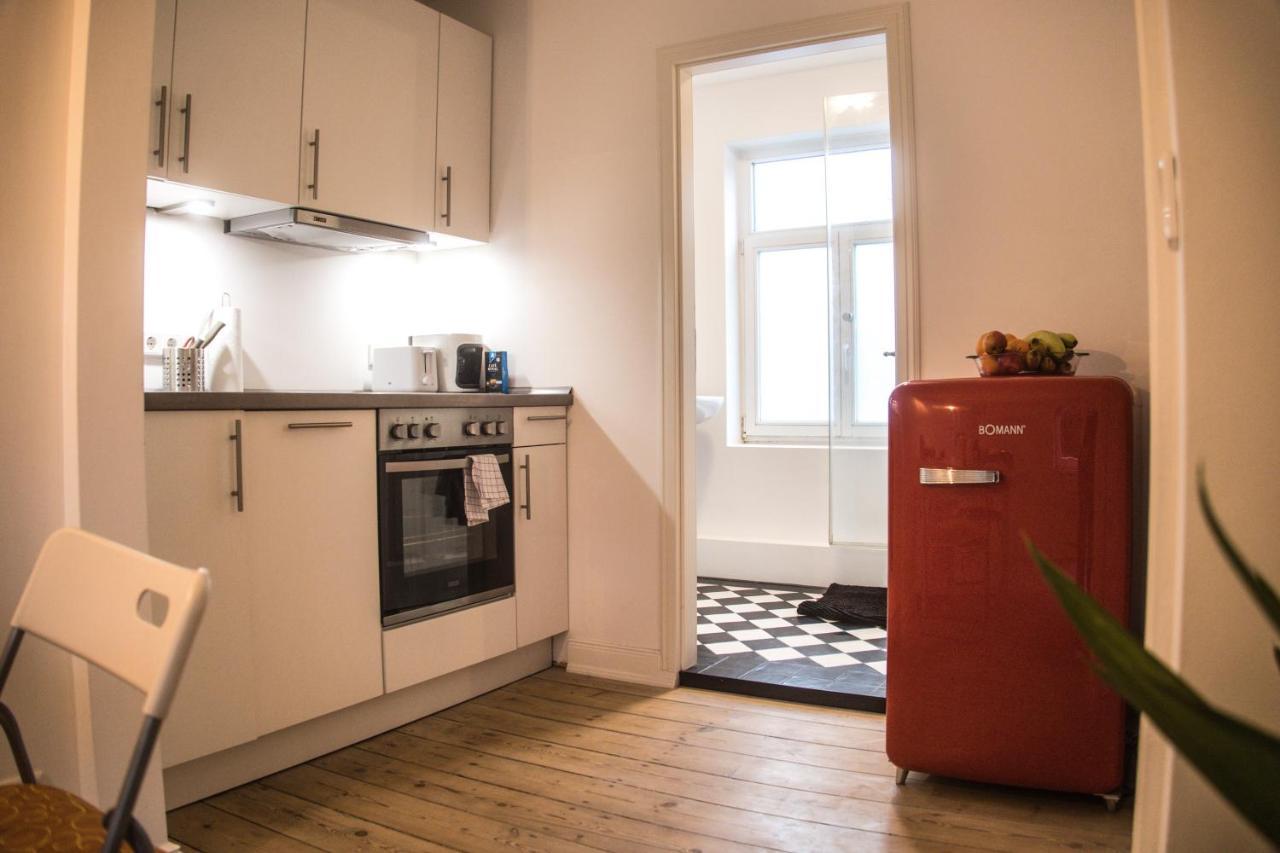 Doppelbett In Heller Wohnung Hamburg Exterior photo